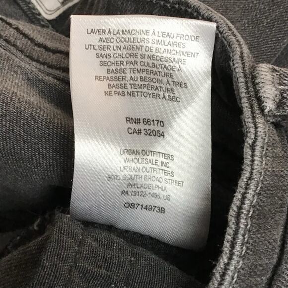 FREE PEOPLE Jeans Mid Rise Black Wash Raw Hem Straight Crop Jeans 27 Boho Goth - Picture 6 of 11